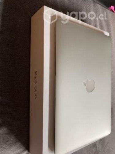 Macbook air año 2017, 8 GB RAM , intel i5