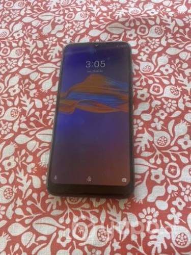 Celular Motorola e(6) plus