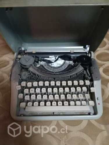 Maquina escribir antigua