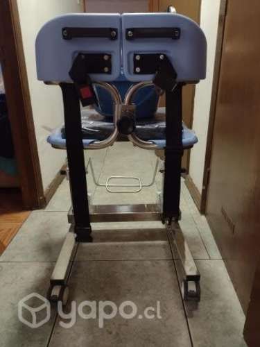 Silla de ruedas elevadora con pedal
