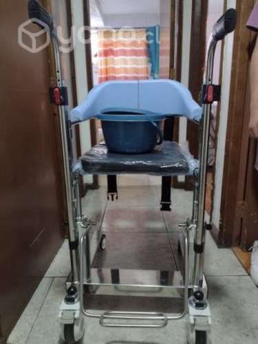 Silla de ruedas elevadora con pedal