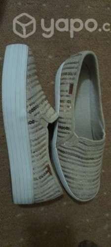 Zapatos Keds doradas nuevas