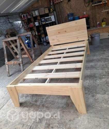 Cama de plaza y media con colchón