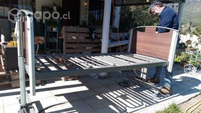 Cama clínica y colchón anti escaras