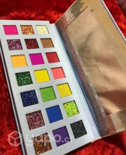 Maquillaje original / Uñas