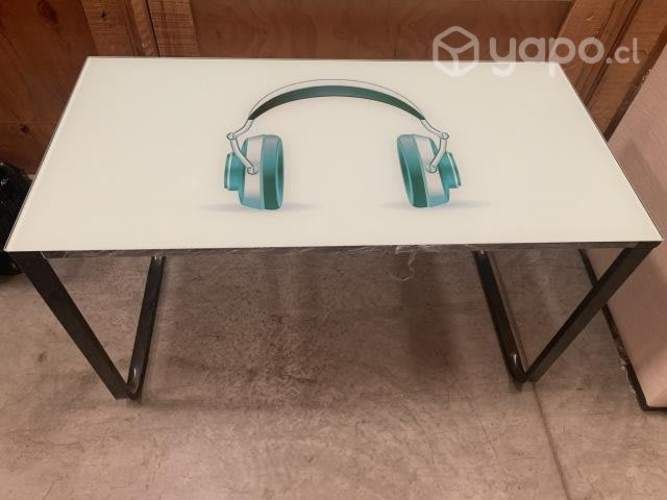 Escritorio con cubierta de vidrio y base de alumin