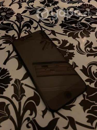 IPhone 7 prácticamente nuevo