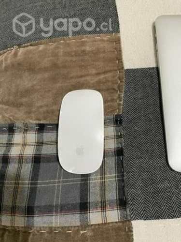 MacBook Air con Mouse