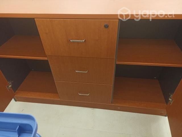 Estante con puertas laterales para oficina o casa