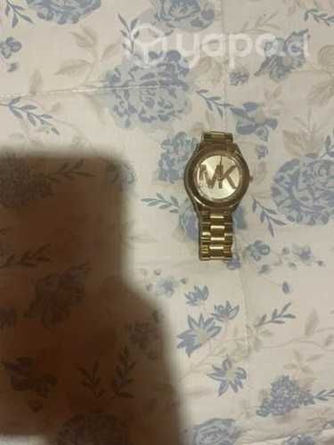 Reloj dorado MK