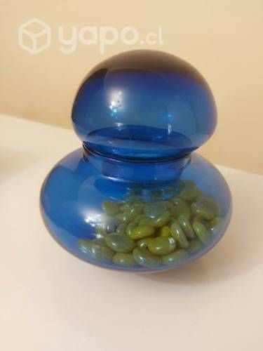 Adorno de vidrio y piedras decorativas