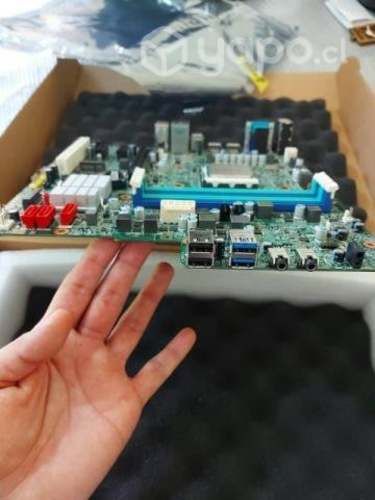 Procesador Amd Ryzen 3 Pro 2200g Placa Madre Lenov