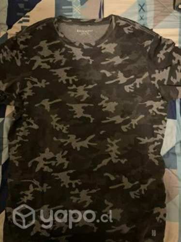 Polera Basement Miitar talla M