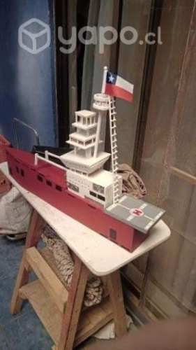 Barco escala a pedido