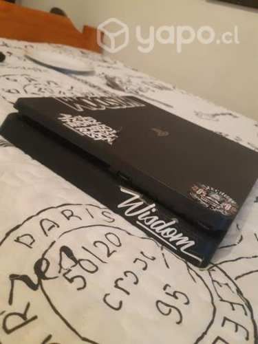 Ps4 slim (13 juegos incluidos)