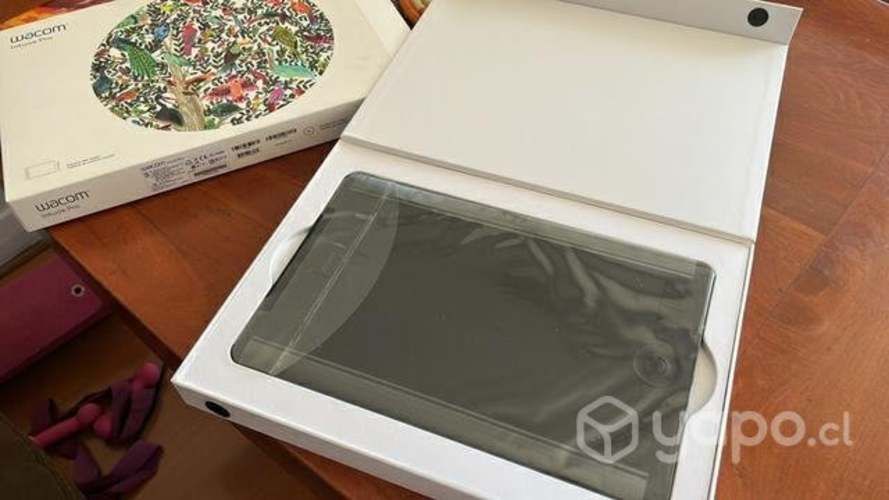 Tableta Wacom Intuos pro Medium 1 año de uso
