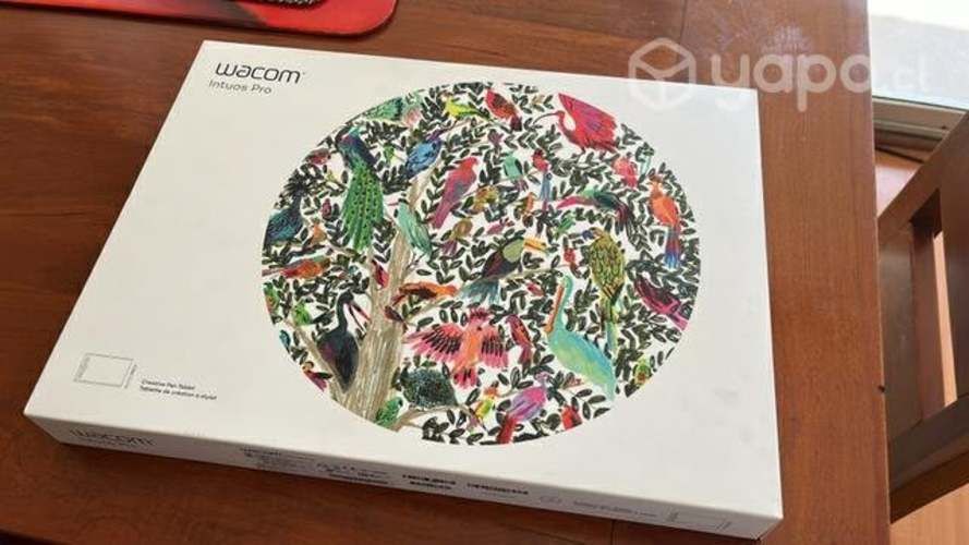 Tableta Wacom Intuos pro Medium 1 año de uso