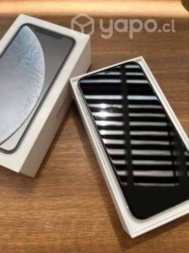 IPhone XR color blanco, casi nuevo