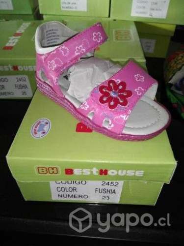 Sandalias de niña