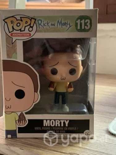 Funko pops sin abrir Dragonite, McCree, y Morty