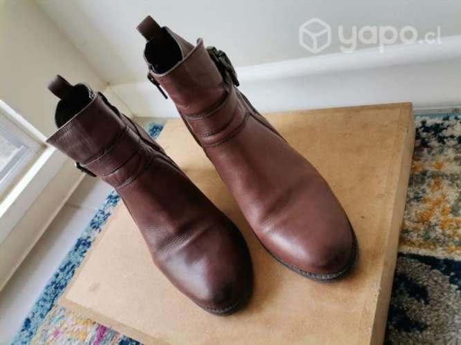 Botines marca pollini