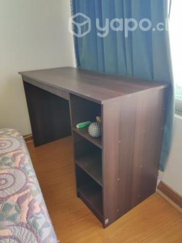 Escritorio marca cic 53cm x 1.23 mt