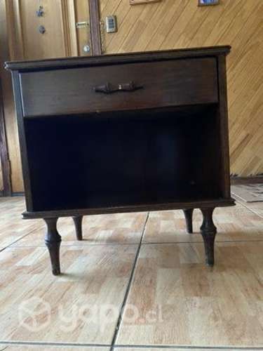 Velador en perfecto estado