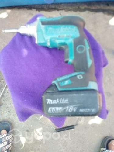 Atornillador en buen estado sin cargador Makita