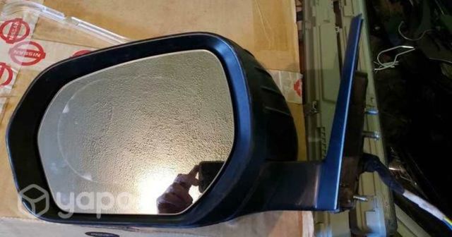 Espejo izquierdo Musso / Rexton 2018 2022 detalle