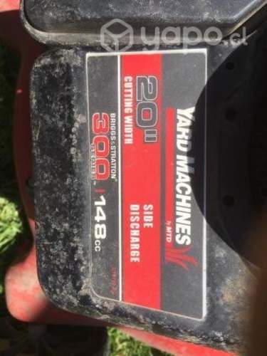 Maquina para cortar césped como nueva