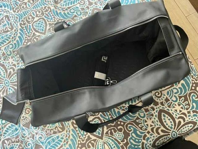 Bolso Versace nuevo con un detalle