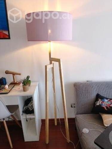 Lámpara de pie trípode