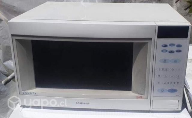 Horno microonda impecable