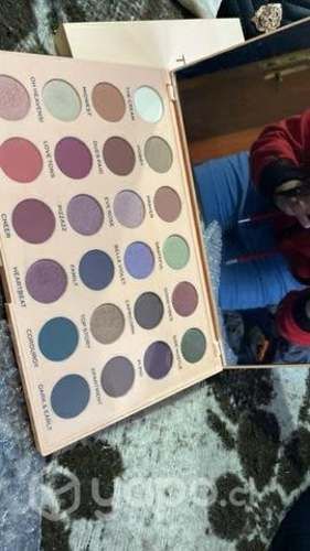 Paleta de sombras nueva