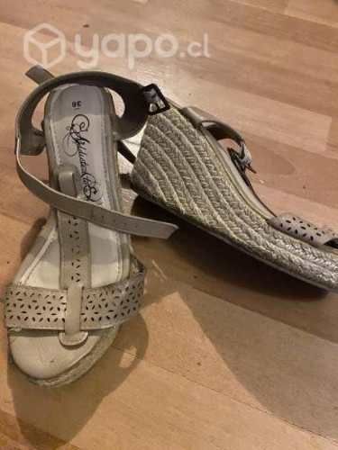 Lote de zapatos y hermosas chalitas