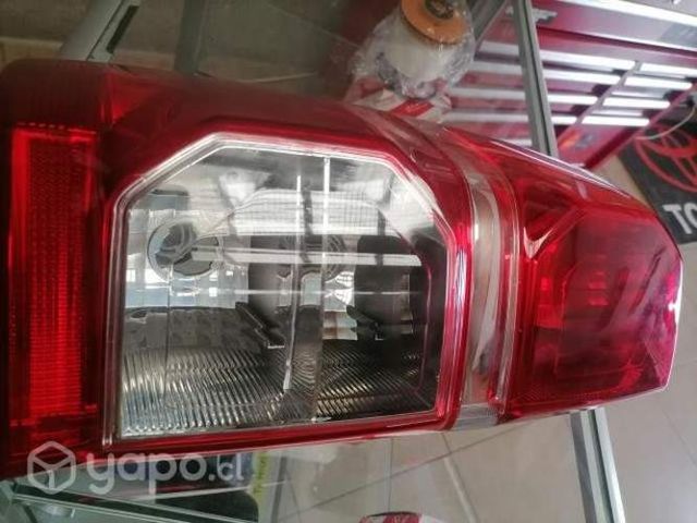 Foco Izquierdo + instalación Toyota Hilux