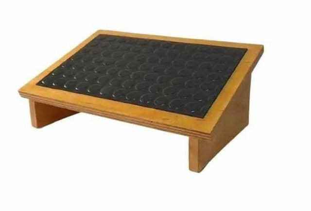 Apoya pies - Reposa pies - Banco - Madera