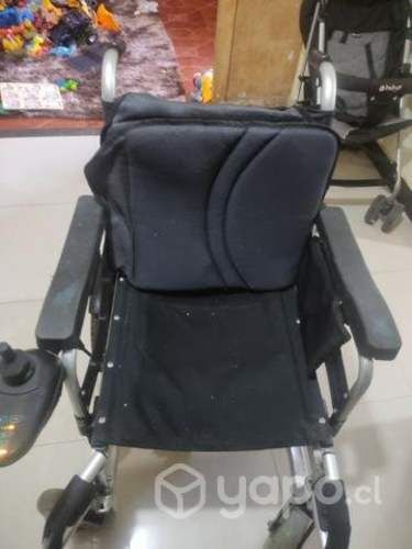 Silla de ruedas eléctrica muy bien cuidada