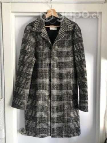 OPORTUNIDAD, abrigo SANDRO, IMPECABLE, poco uso