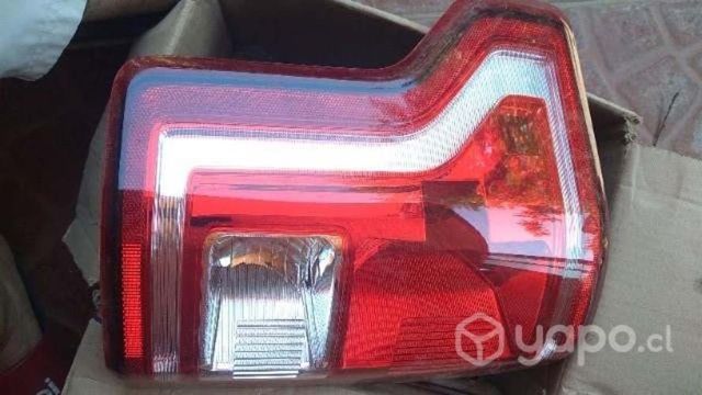 Foco izquierdo ford f-150 lariat 2017