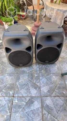 Parlante Titan 15 Con Atriles