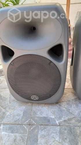 Parlante Titan 15 Con Atriles