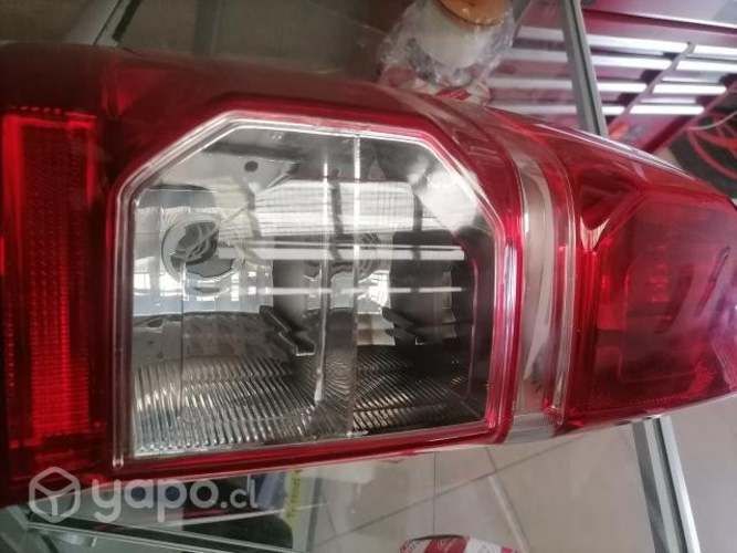 Últimos focos ty hilux el par con arne