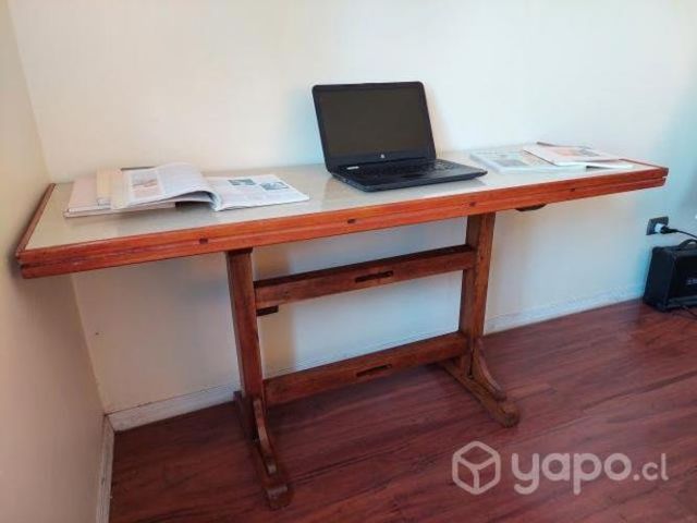 Mesa de madera, cubierta de formalita lacada