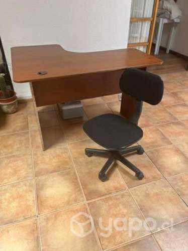 Escritorio con silla