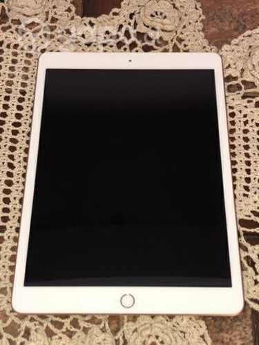 Ipad 8va Gen con cargador original + smart cover