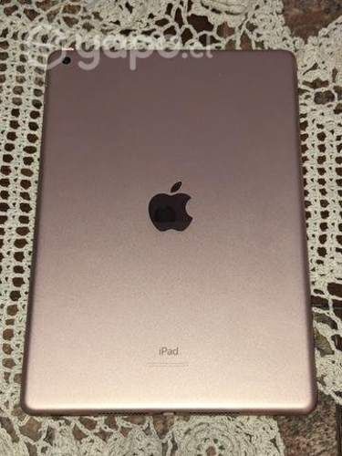 Ipad 8va Gen con cargador original + smart cover