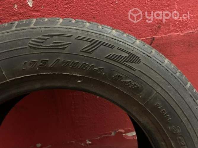Neumático 175 / 70 R 14 usado