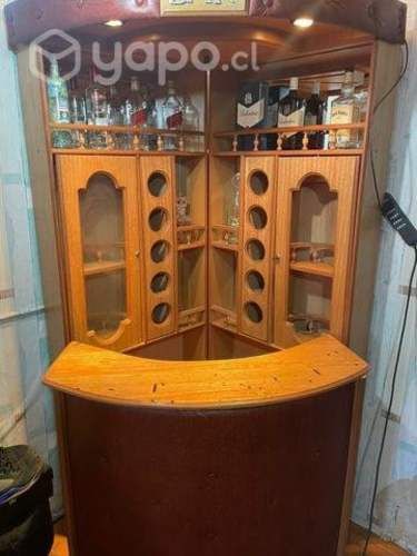 Bar esquinero en buen