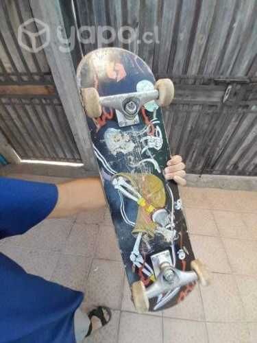 Tabla skate 7.75" de madera con ruedas